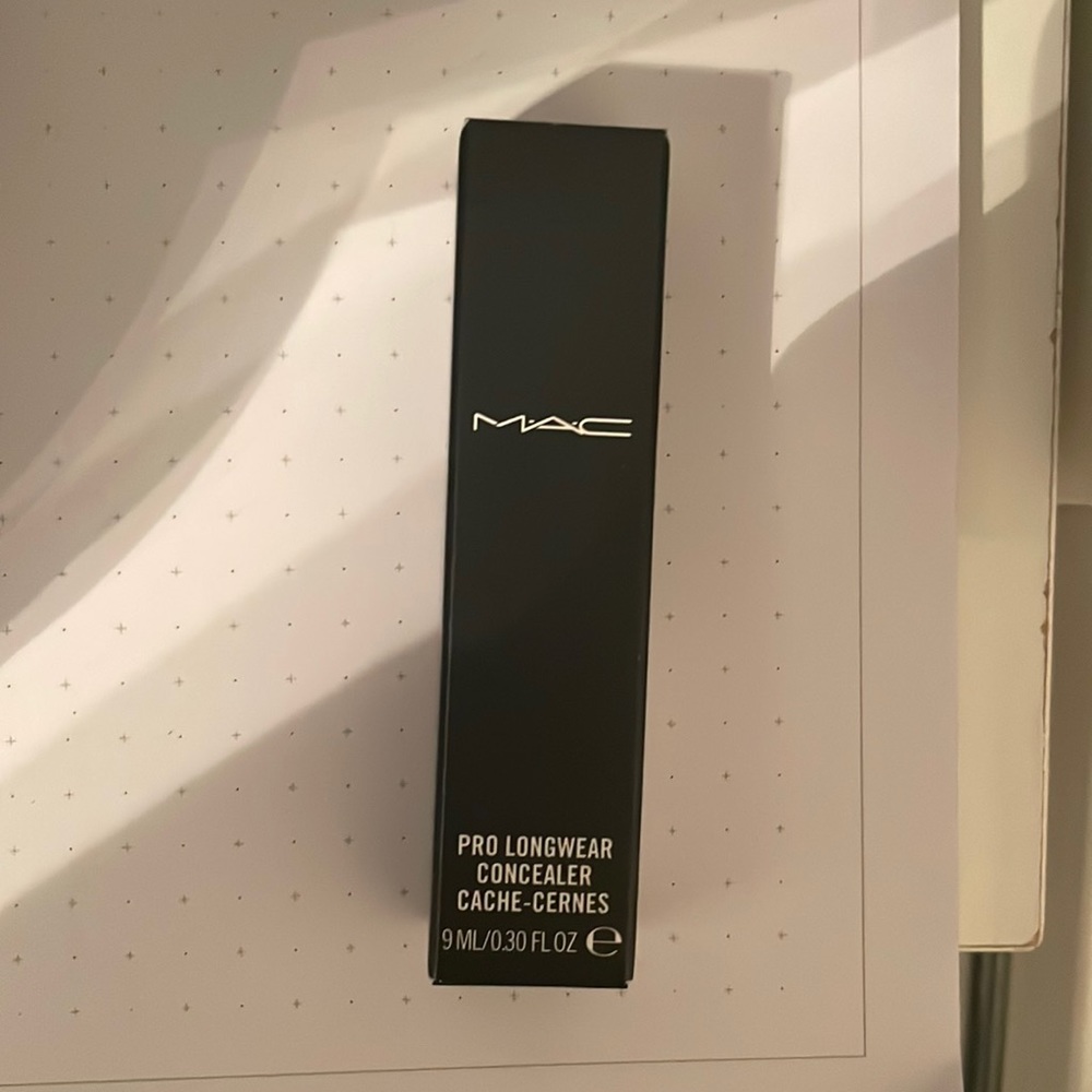 MAC NC20 PROLONG WEAR CONCEALER NEVER USED